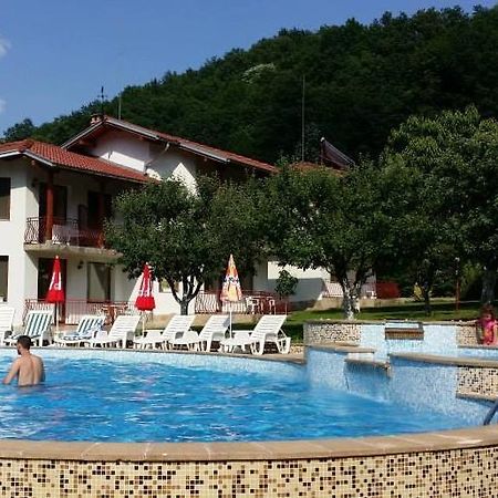 By The River Hotel Complex Balkanets  Extérieur photo