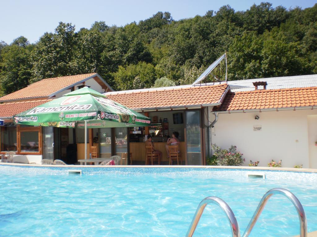 By The River Hotel Complex Balkanets  Extérieur photo