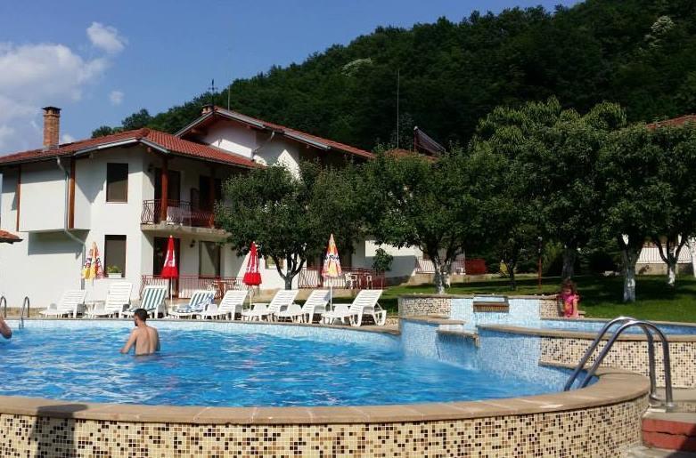 By The River Hotel Complex Balkanets  Extérieur photo