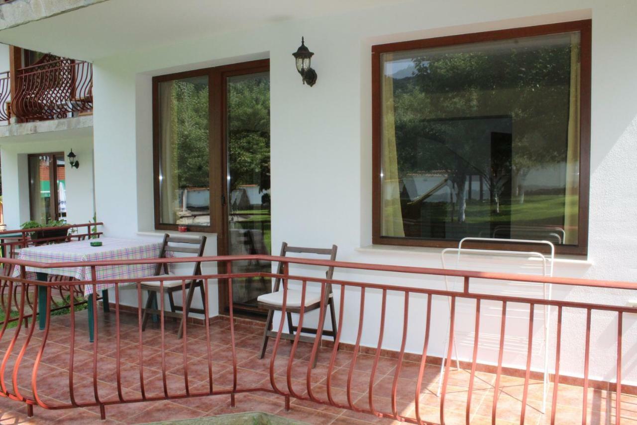 By The River Hotel Complex Balkanets  Extérieur photo