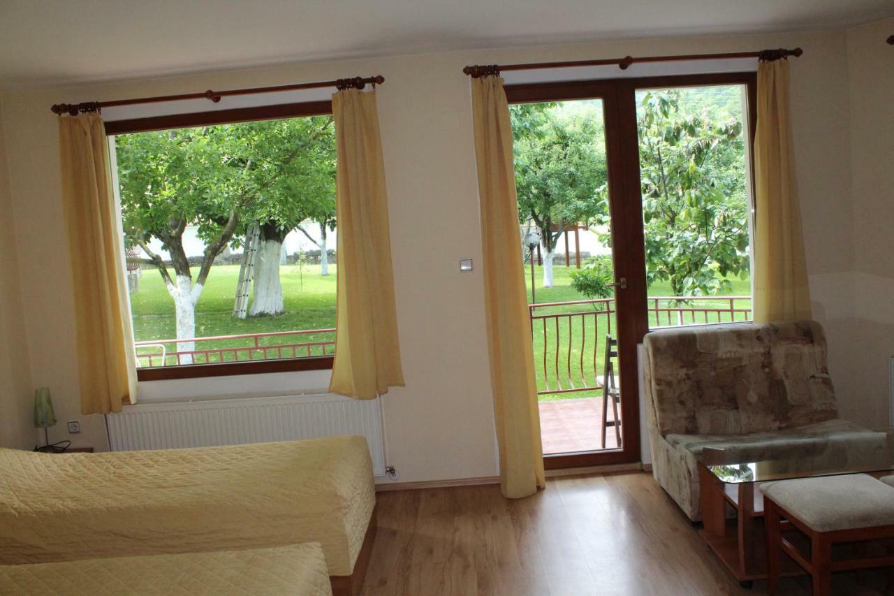 By The River Hotel Complex Balkanets  Extérieur photo