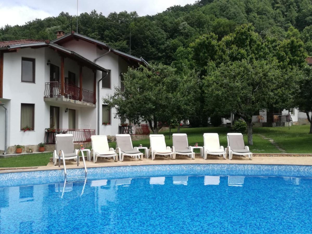 By The River Hotel Complex Balkanets  Extérieur photo